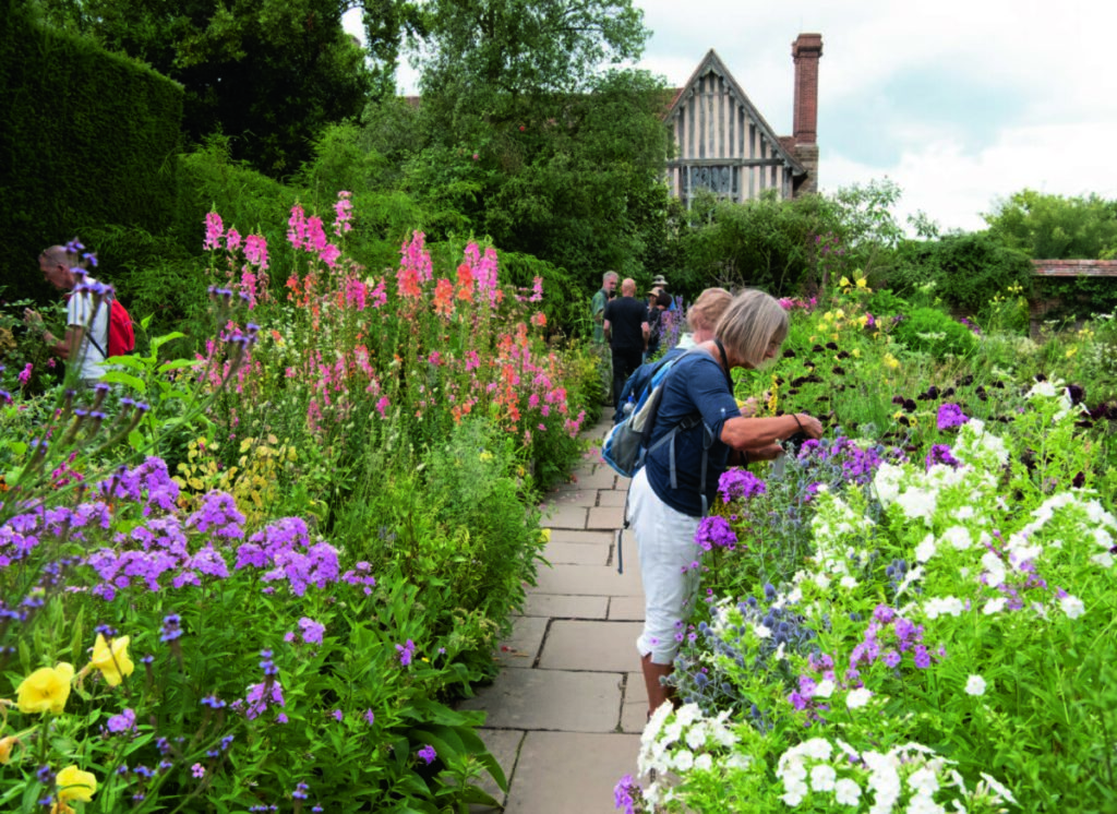 Country Houses Gardens